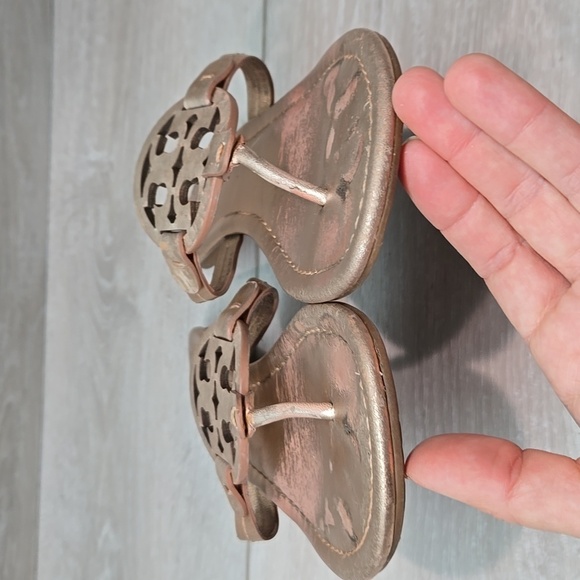 Tory Burch Women Logo Pink/Gold Sandals Flats Sz 8.5 - Picture 4 of 12